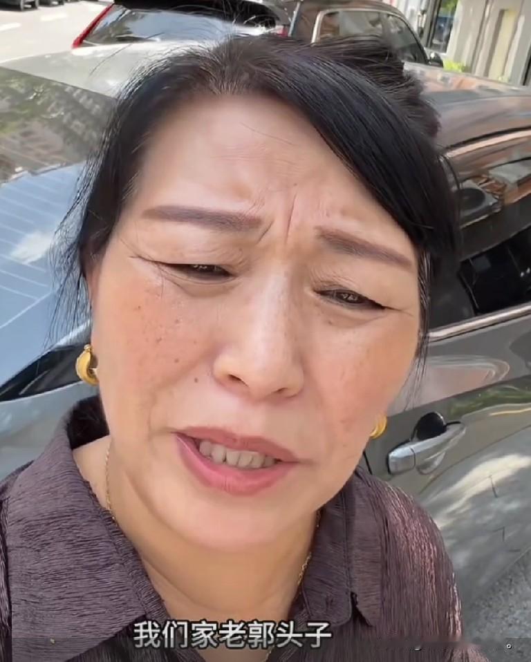 小故事！老郭头一到广州，就给王金刚打电话，叫她马上来广州，王金刚说