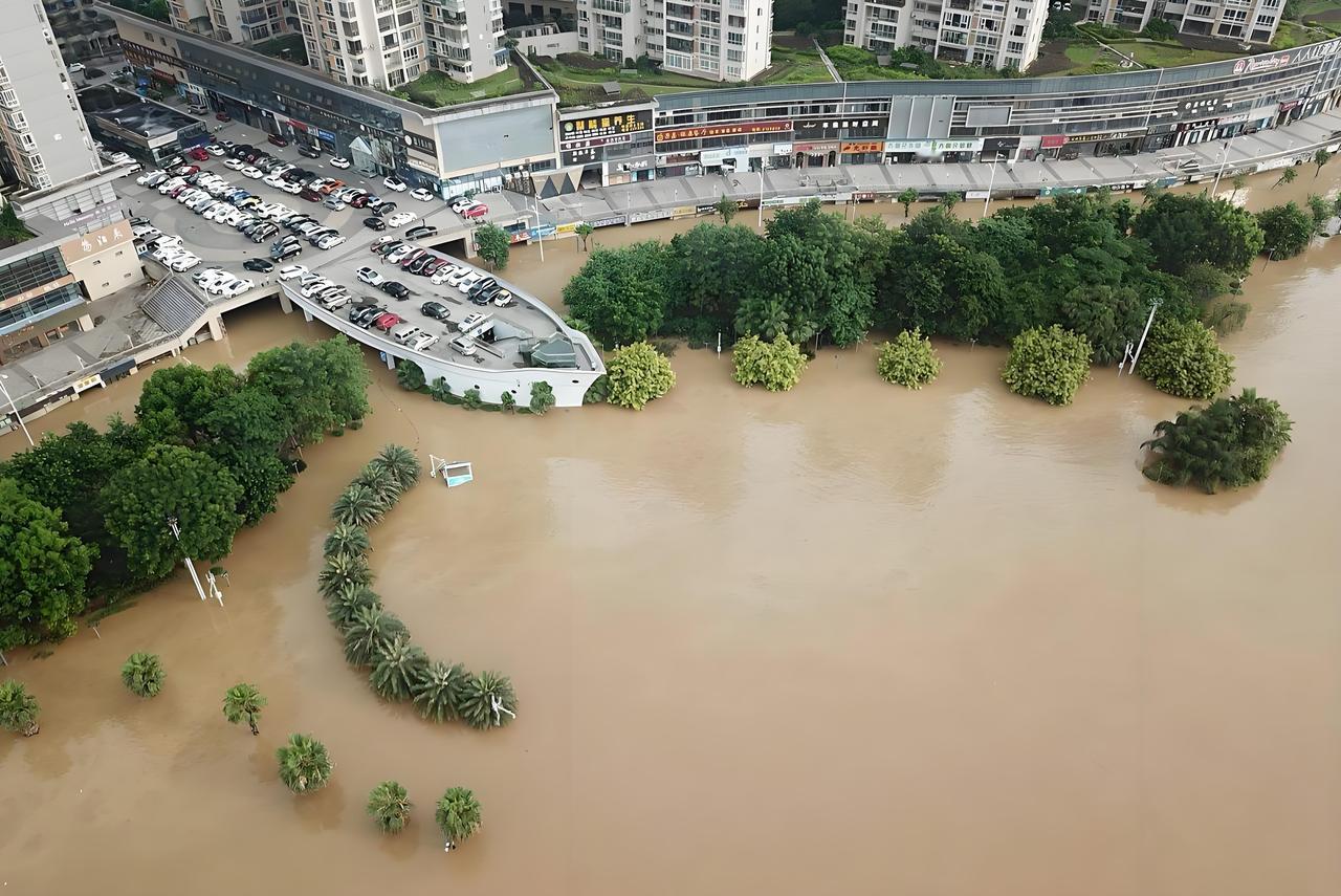 为什么百色的洪水长久不退？百色市近期遭遇洪水长期不退的主要原因是多轮台风带来