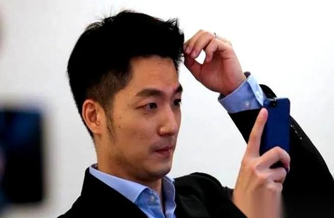 我跟你说，蒋万安这人真挺厉害的。上午刚看到他和人握手的新闻，稿子都还没凉透呢