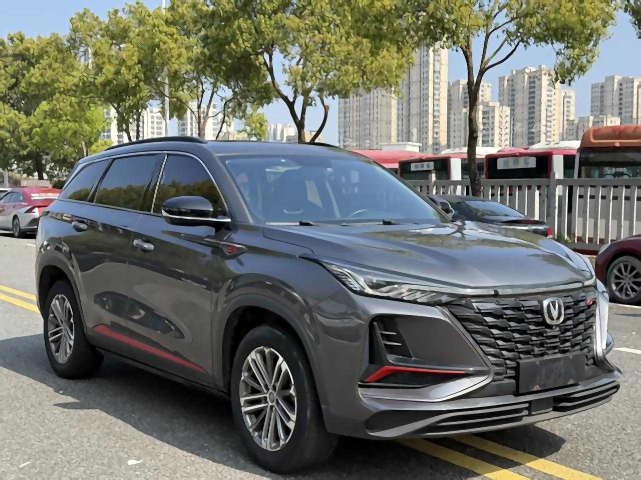 想要空间大，又怕油耗高？二手长安CS75PLUS值不值得入手？最近长安CS7