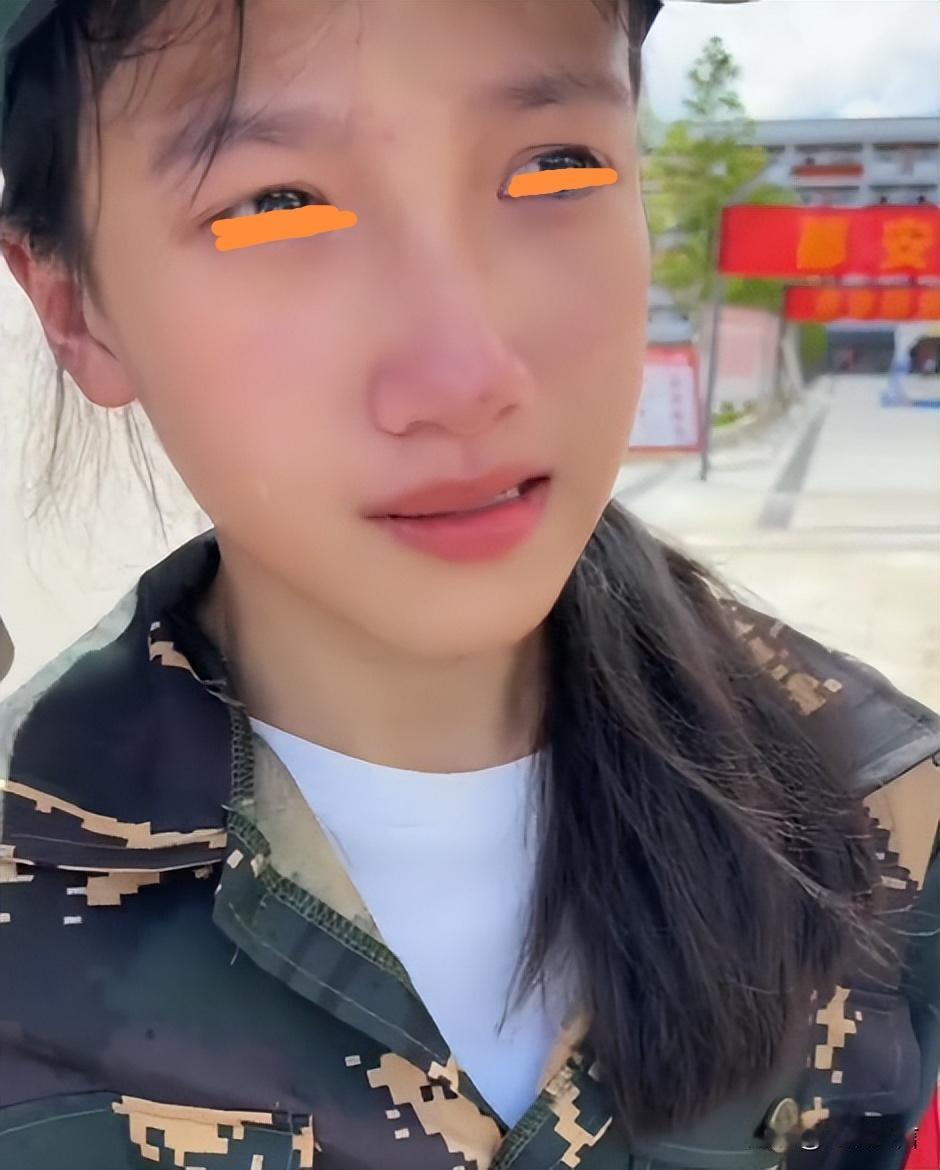 女大学生报到接连翻车，崩溃感慨：我蠢得不像人准大学生独自去大学报到，一路状