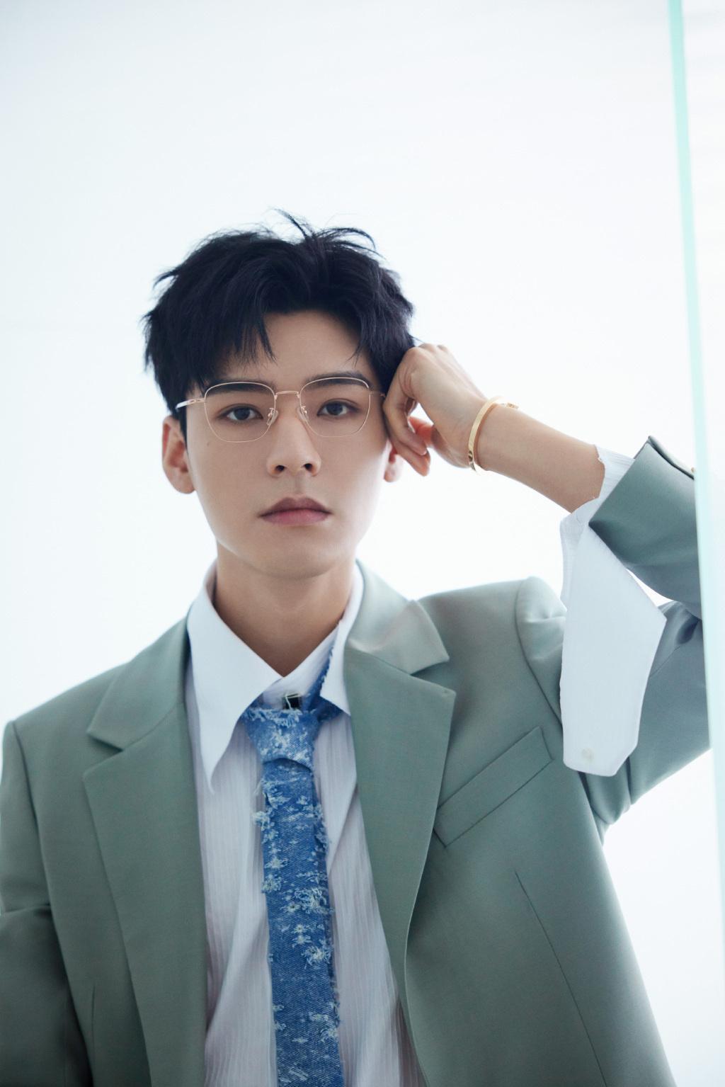 好奇查了一下龚俊的出身，不查不知道，一查吓一跳