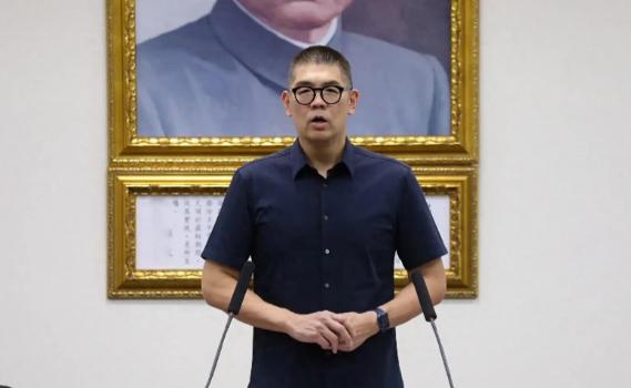 面对赵少康集团盗用绿营剧本、公然羞辱连战的毁党行径，连胜文终于打破沉默，发出了第