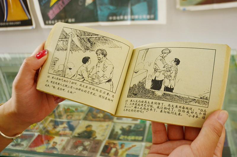 玩小人书收藏越久越明白：真正值钱的，从来不是“崭新书”很多新手刚入连环画圈