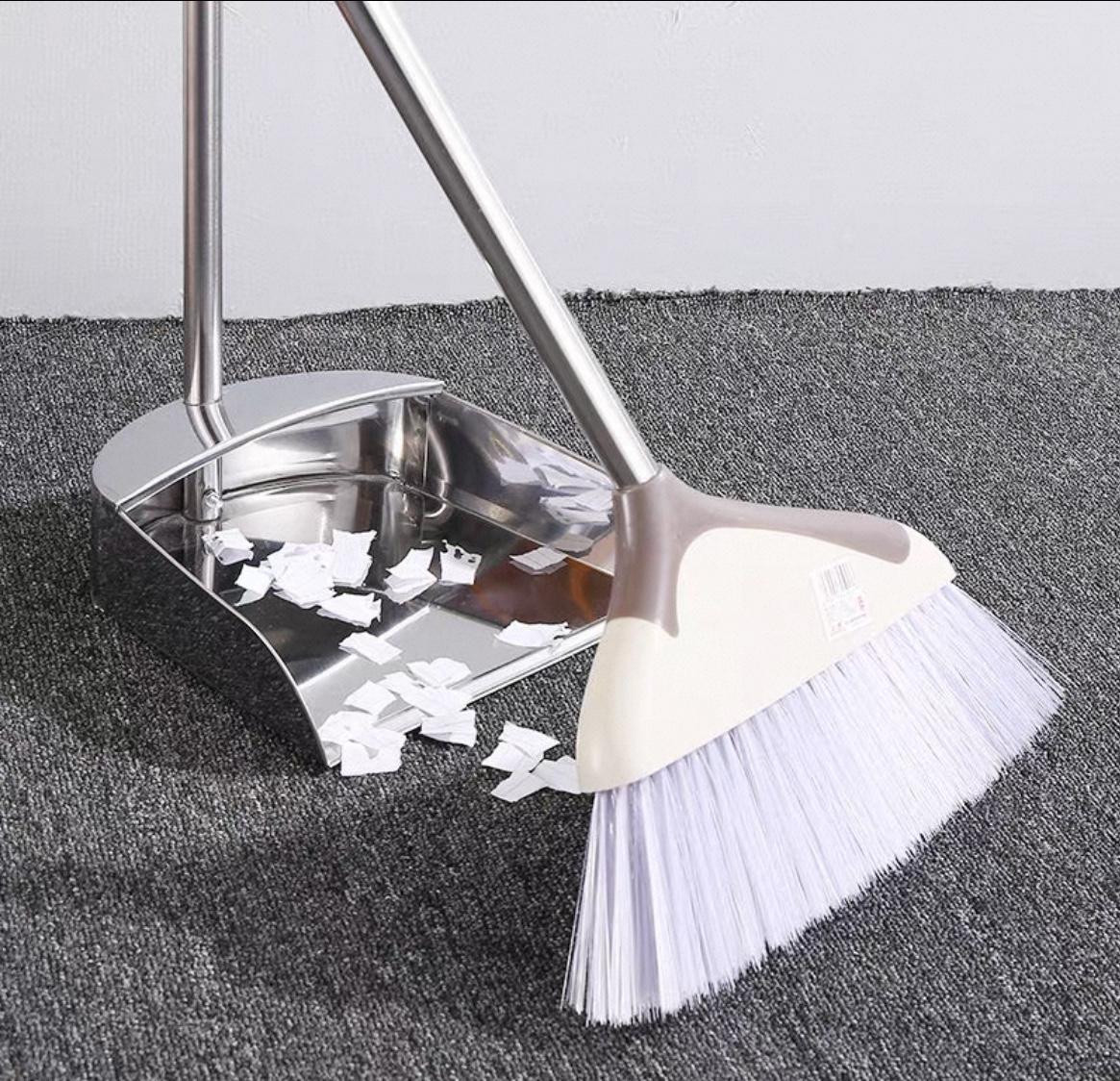 家人们谁懂啊！就买个扫把+不锈钢畚斗，我已经在某宝某多多某东上翻来覆去看了三天了