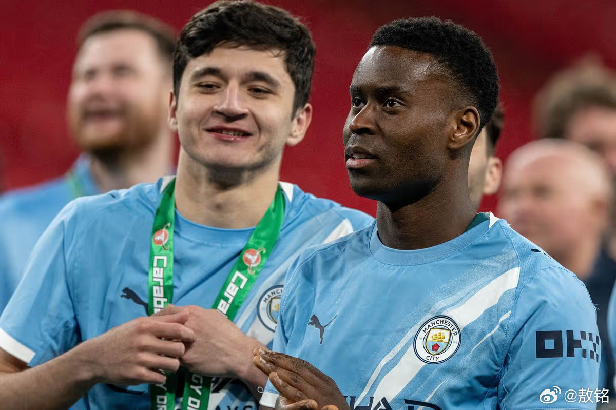 曼城瓜迪奥拉大概率还是会留下，他只有再拿一个有份量的奖杯，欧冠或者英超联赛冠军