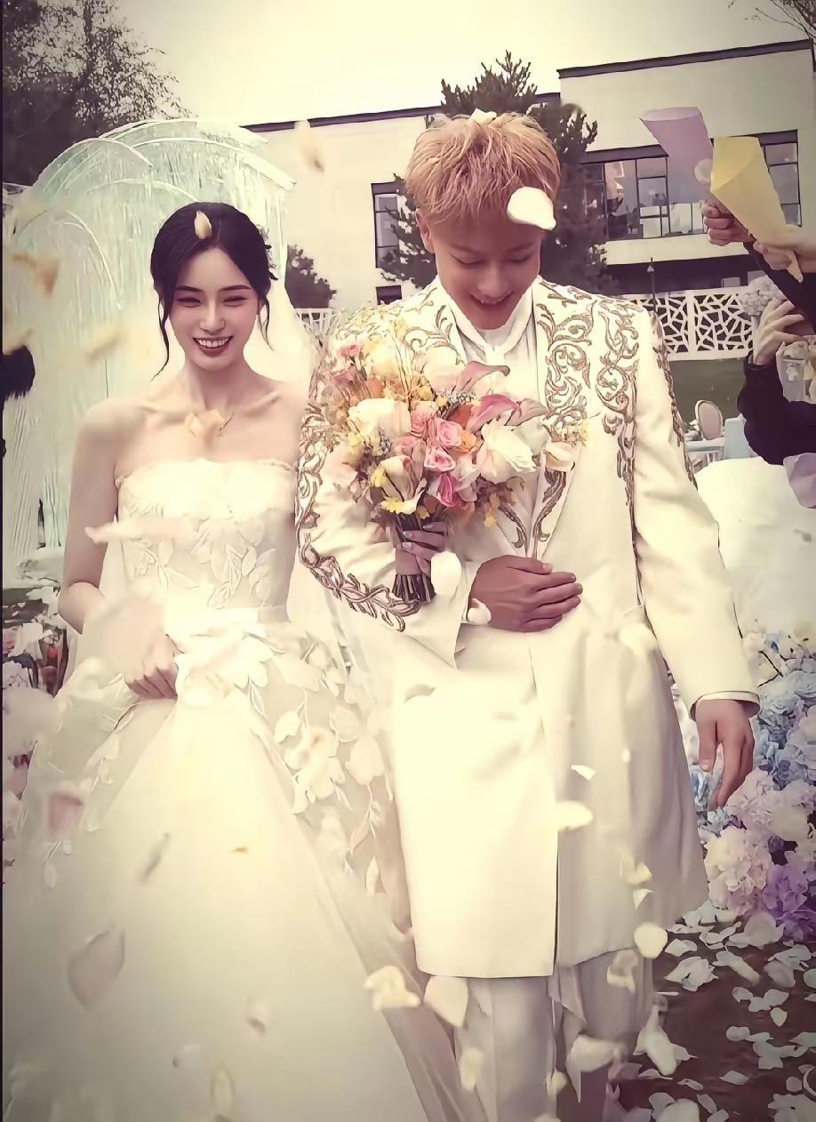 想不到，黄子韬当年死活不认徐艺洋，不是感情没到份上，是早就认准了要娶