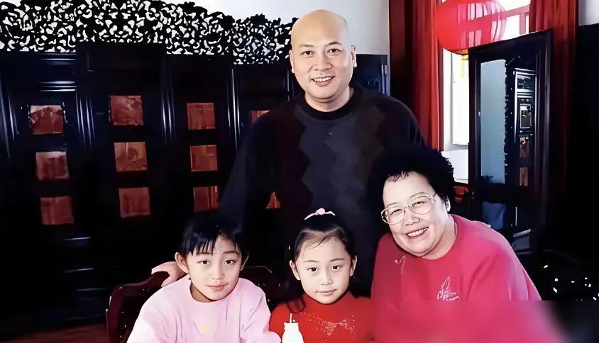 “董事长，您该吃饭了。”这话不是秘书说的，是“唐僧”迟重瑞对他大11岁的妻子陈丽