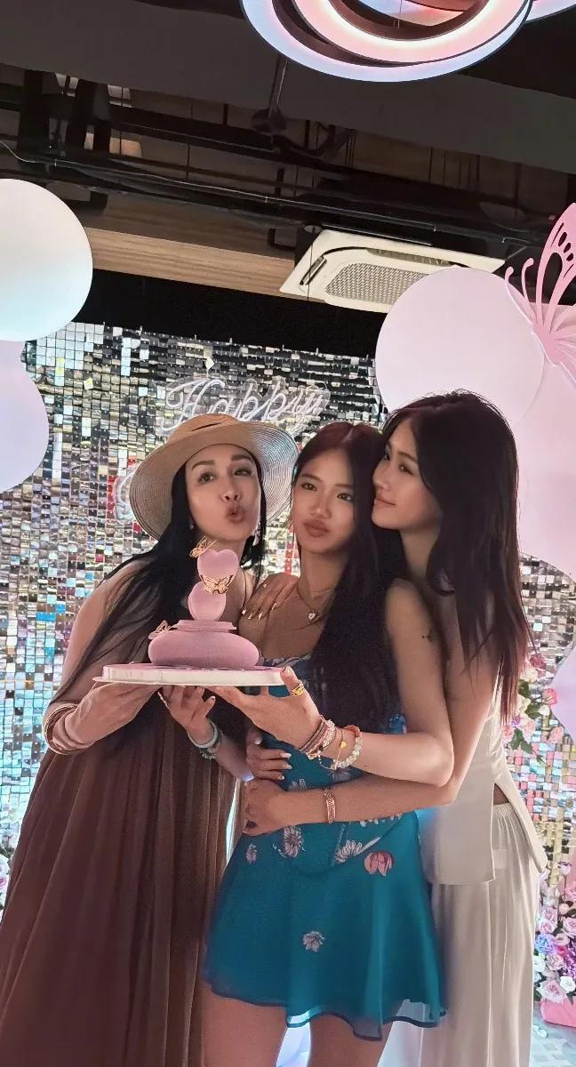 钟丽缇二女儿17岁生日，Jaden从丑小鸭变白天鹅了！小时候的Jaden皮肤黝