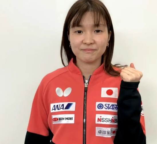 桥本帆乃香：无论遇到谁，我们都绝不能退缩。我希望能始终保持挑战的心态去战斗。这