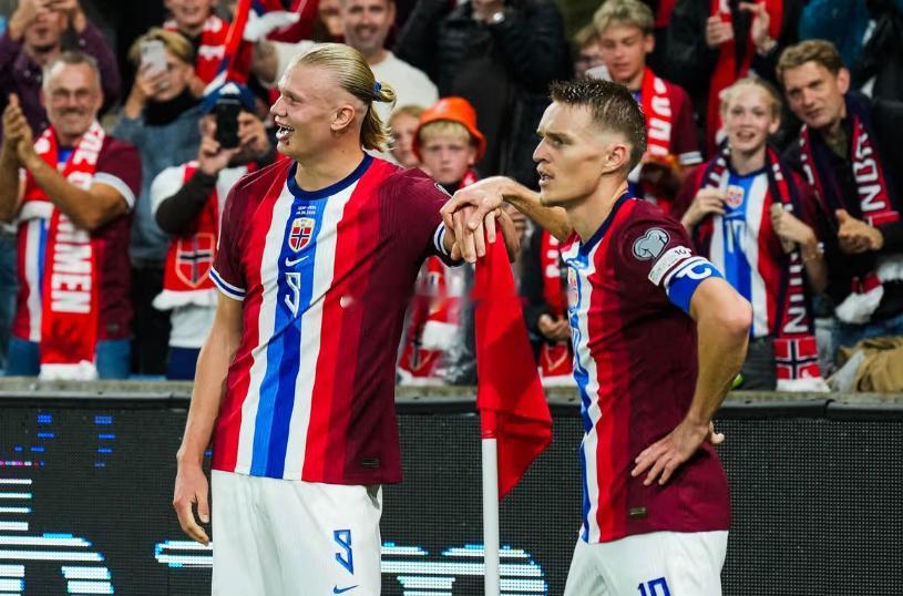 厄德高在接受《四四二》杂志采访时表示，尽管他与哈兰德在英超赛场上是激烈的竞争对手