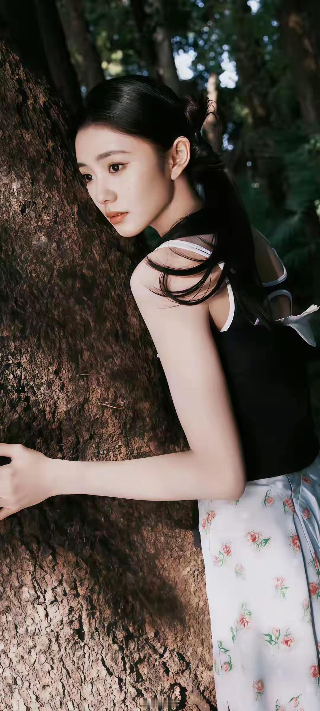 一辈子很短，不知不觉丢了童年，无声无息没了青年，莫名其妙进了中年，无可奈何到了老