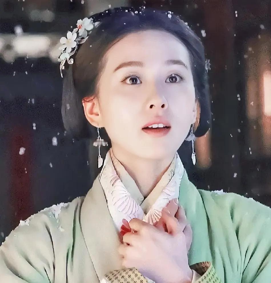 刘诗诗这剧也挺雷的。她和黄轩应该演的是强制爱情侣，那时候的刘诗诗和黄轩都很年轻