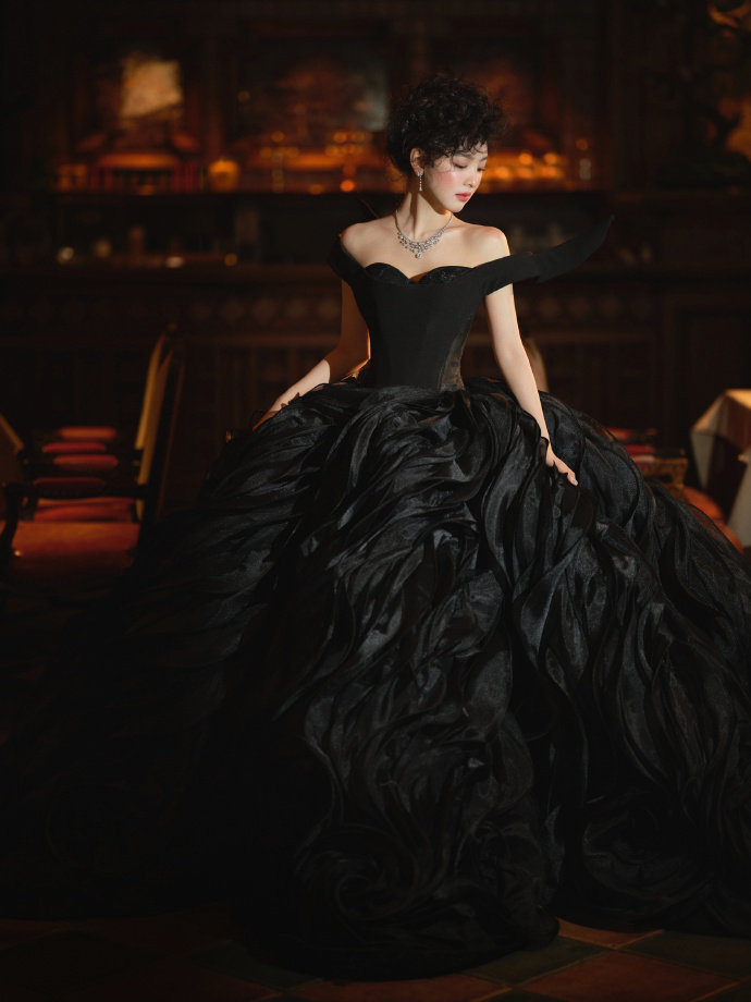 章若楠换妆容了章若楠腮红何意味章若楠腮红何意味，今天是公主