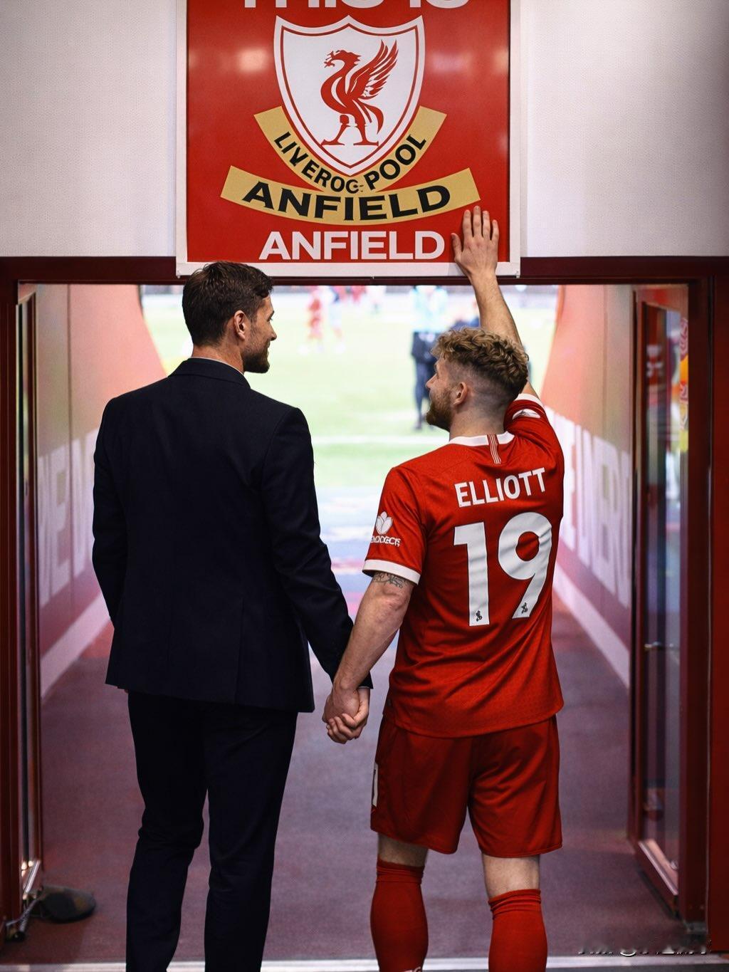 如果阿隆索执教利物浦，受益最大的除了维尔茨，或许就是埃利奥特了。安菲尔德的球员