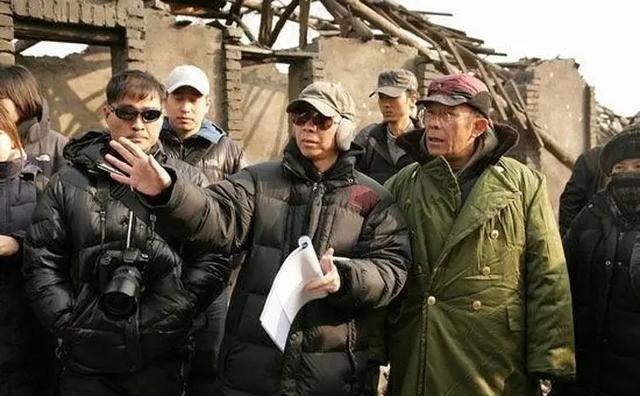 2006年，冯小刚要拍电影《集结号》消息一传开，王宝强0片酬出演，邓超也0片酬出