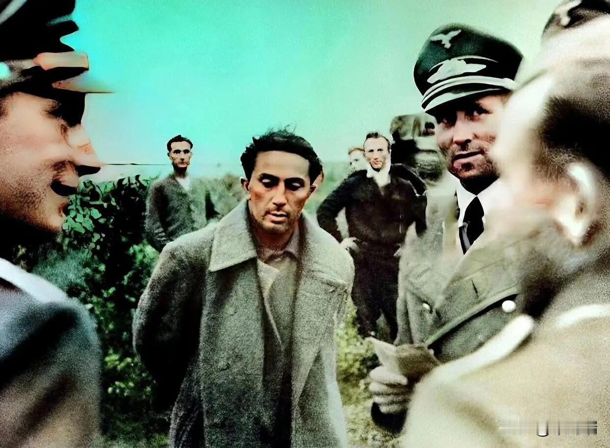 这是斯大林最不愿看见的一张照片，1941年7月，斯大林的大儿子雅科夫不幸被德军俘