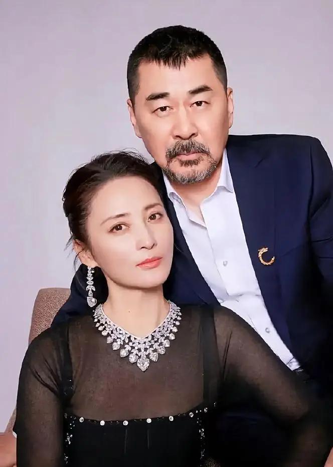 当年拍《乔家大院》时，陈建斌与蒋勤勤有一场吻戏。开拍前，陈建斌冷不丁问了一句："