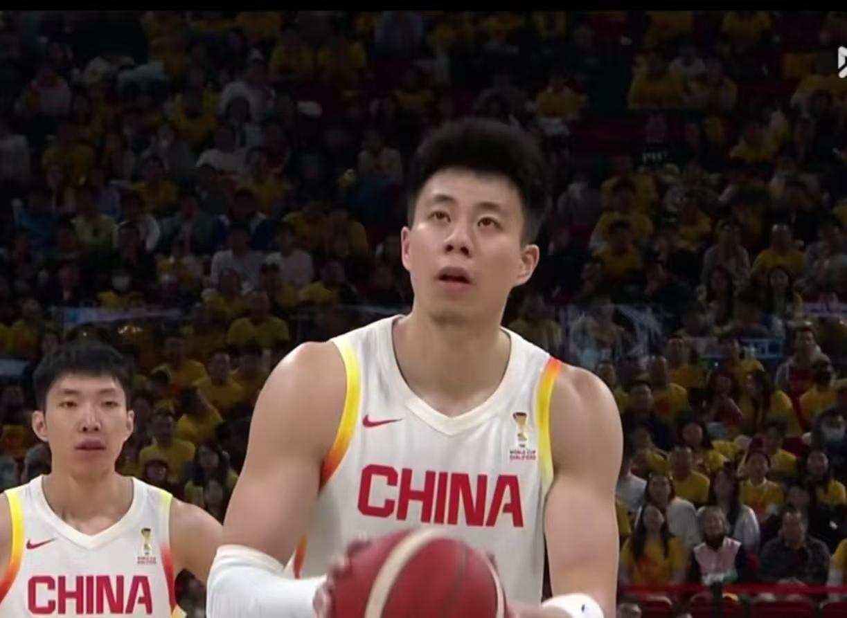 辽宁队交易张镇麟损失巨大，但受益最大的却是中国男篮啊！张镇麟离开辽宁，终于摆脱