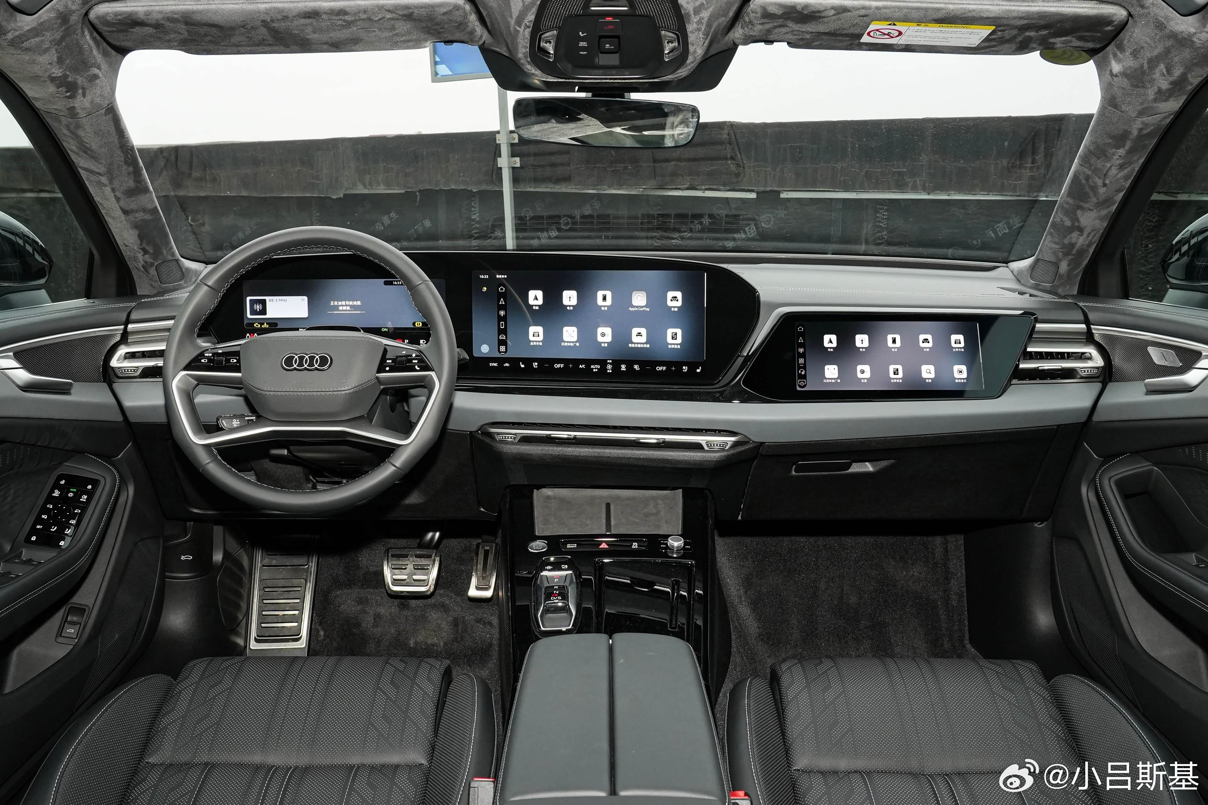 今天A6LC9上市了，指导价32.29～43.59万，看版型挺简洁，就4个，顶