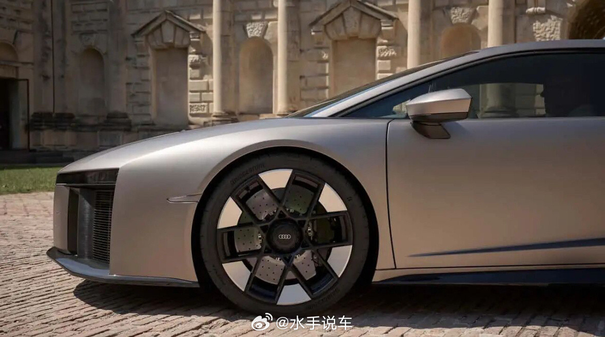 谁能想到奥迪全新超跑长这个样子！Nuvolari在意大利曼图亚完成全球首秀，造型
