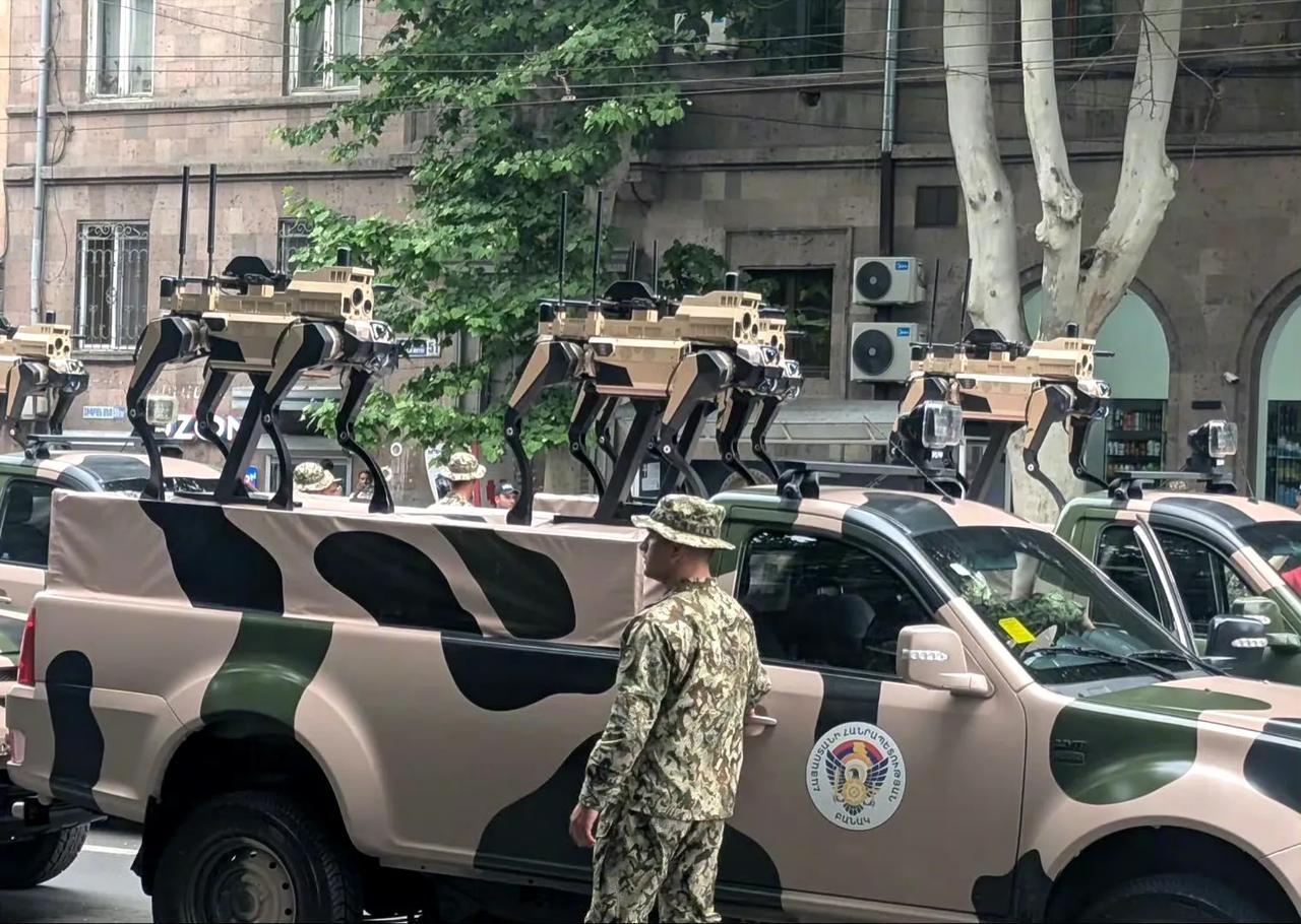 亚美尼亚日前举行的共和国日阅兵式，亮相的中国产武器不仅有CH-4B察打一体无人机