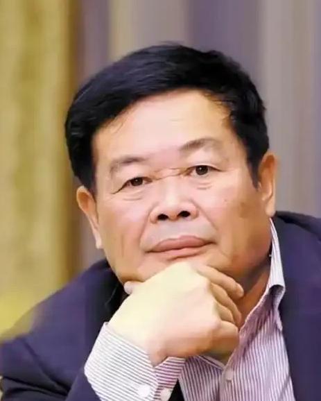 2018年，玻璃大王曹德旺在车博会上说道，我喜欢宾利，400多万，太贵！我坐不起