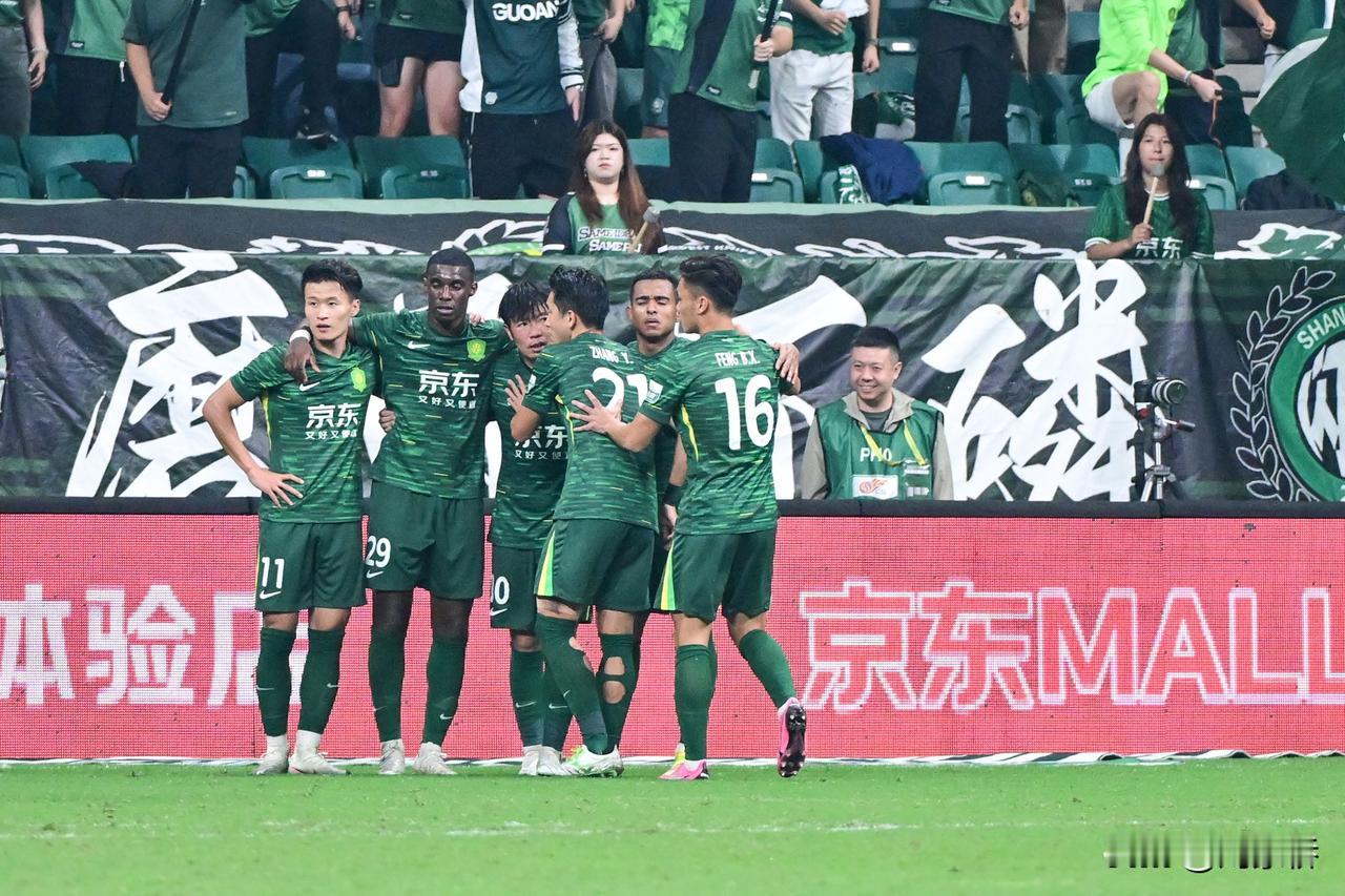 北京国安剑指胜利！11月6日晚上，北京国安将坐镇主场迎战香港大埔，由于上月末