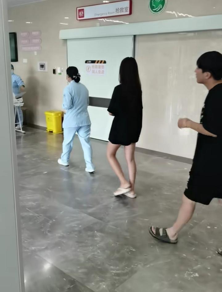 女孩出嫁两年，昨天突然生病住院，需要30万的手术费，娘家今年得了200万拆迁费，