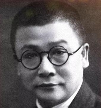 1949年，李克农走进毛主席房间进行检查，不经意间看见一个东西后，瞬间脸色大变，