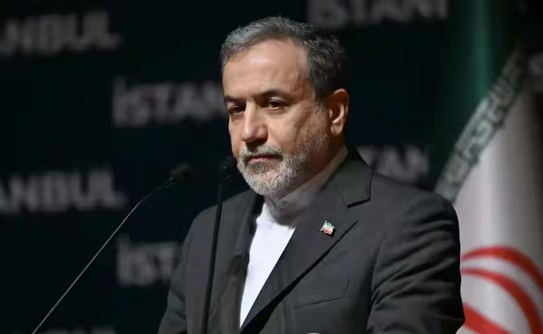 当场撕破脸！伊朗外长怒怼马克龙：以色列炸气田你不谴责，伊朗反击你才喊停，可悲！