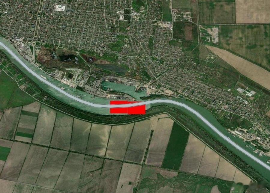 俄罗斯军队使用了至少21架"天竺葵-2"自杀式无人机袭击敖德萨州的伊兹梅尔。主要