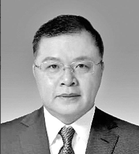 1996年，公费留学的黄大年宣誓加入英国国籍，遭父母怒斥忘祖。12年后，国家召唤