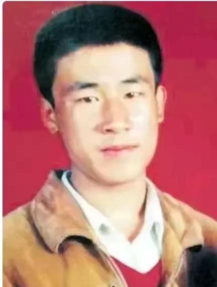 他喊“妈妈我疼”，可没人信他没杀人。这事发生在1996年，现在都2026年了，我
