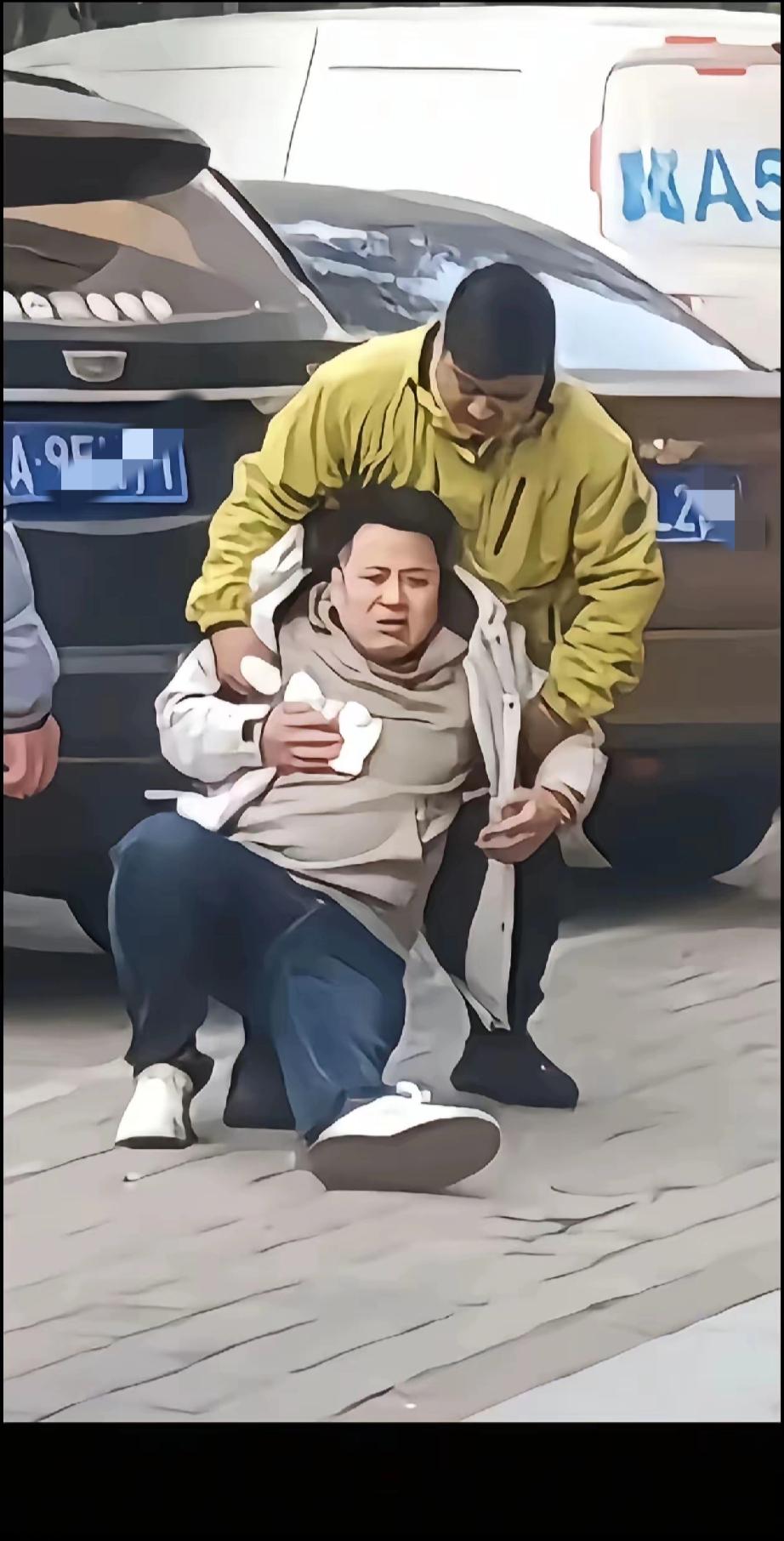 石家庄外卖小哥这事儿看得人心里发堵！通报说站长副站长没生命危险，可这事儿根本没有