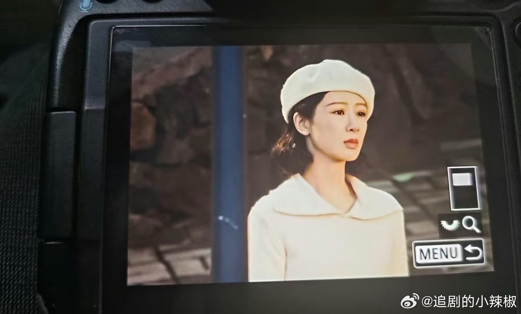 杨紫《玉兰花开君再来》新路透，戴贝雷帽的董竹君怪软糯的，来浅评下生图状态