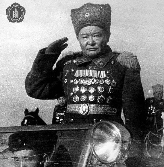 1938年，苏联以残忍的方式处决了2万余名外蒙古高官显贵，其中包括蒙古王后吉尼皮