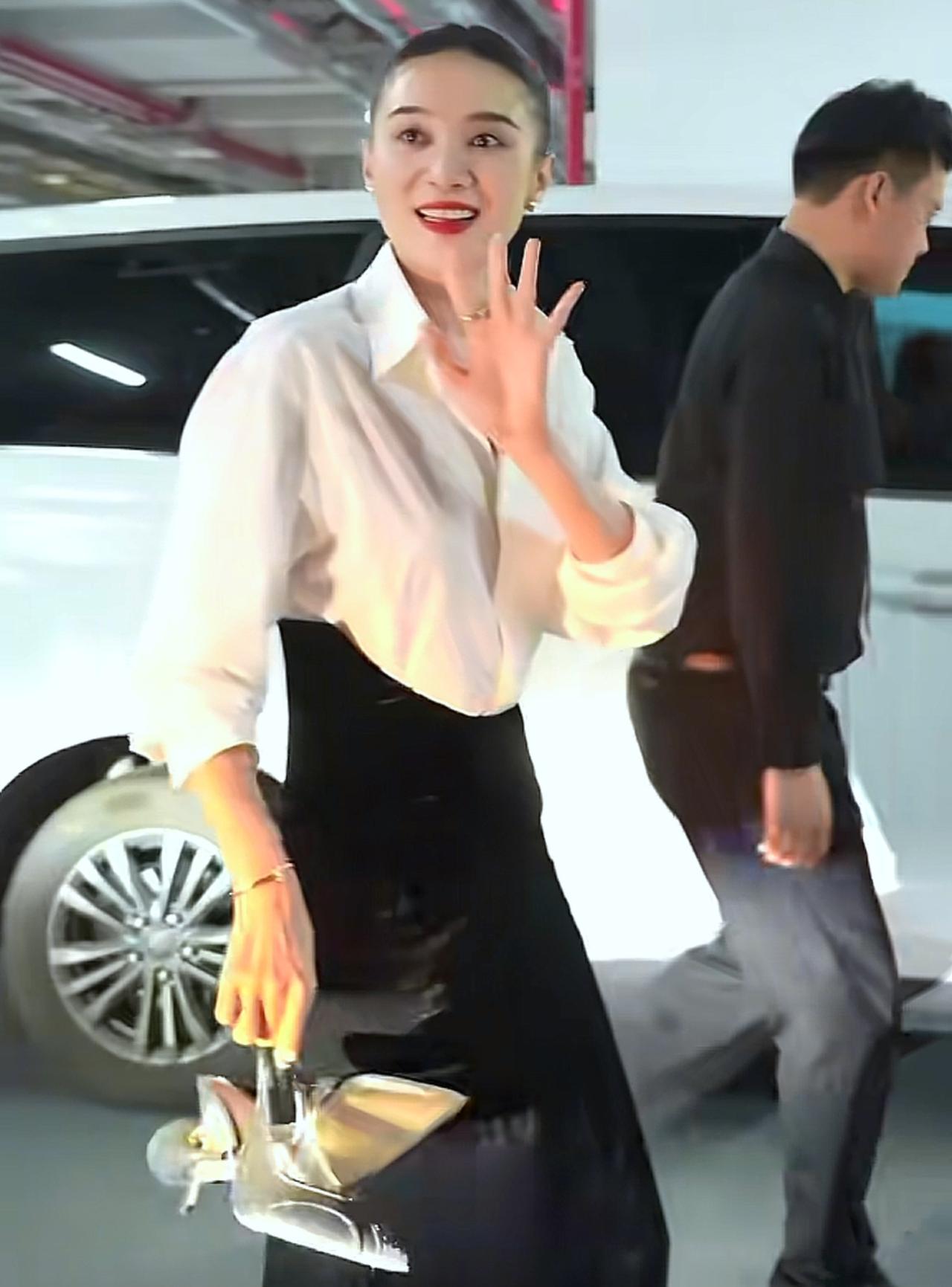 宋佳实在不行，你就退圈吧谁家女演员，像你这么大腕了，出席活动还有你这种松弛感