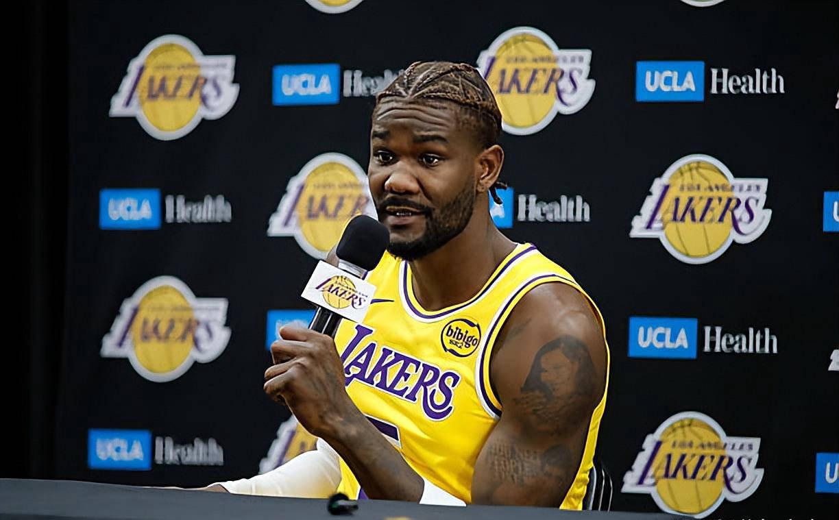 今年湖人就是以东77核心，詹姆斯和小李都是起的辅佐作用，我说实在的，你前三节打的