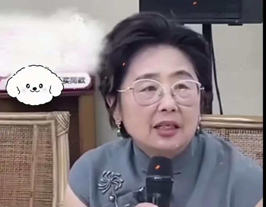 圣依妈妈邓传理对杨子愤怒至极！我曾到北京帮他们看10年孩子，我们主动买了空调、