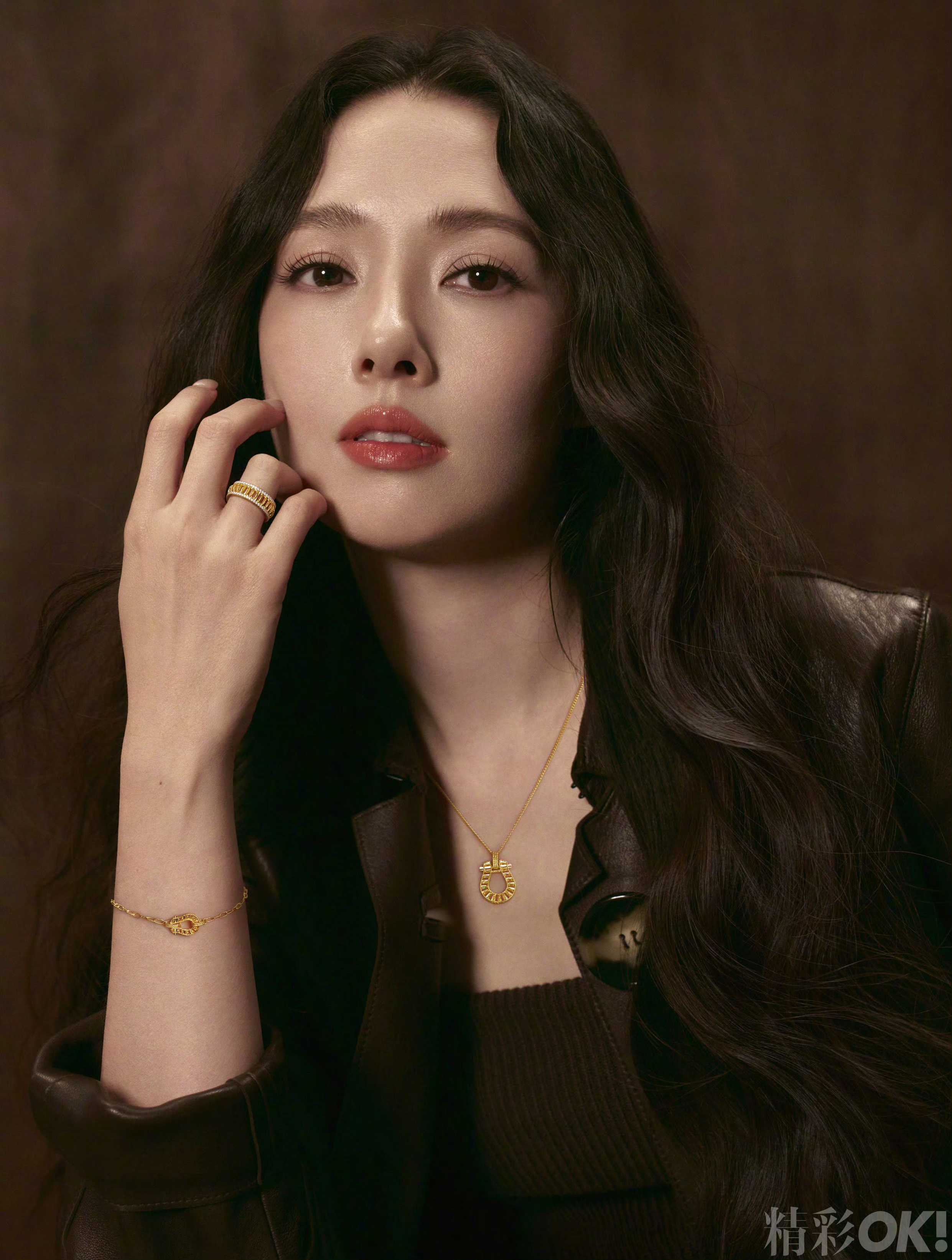 精彩OK 2025十一月刊封面大片不刻意规划，不设定目的，在流动的时间里找到