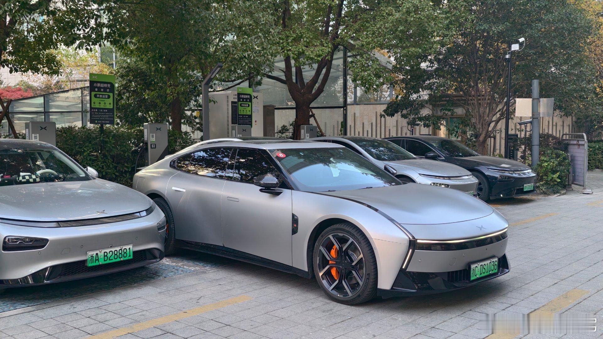 小鹏汽车的含P7量太足了吧？小鹏汽车小鹏汽车还是帅就是王道啊