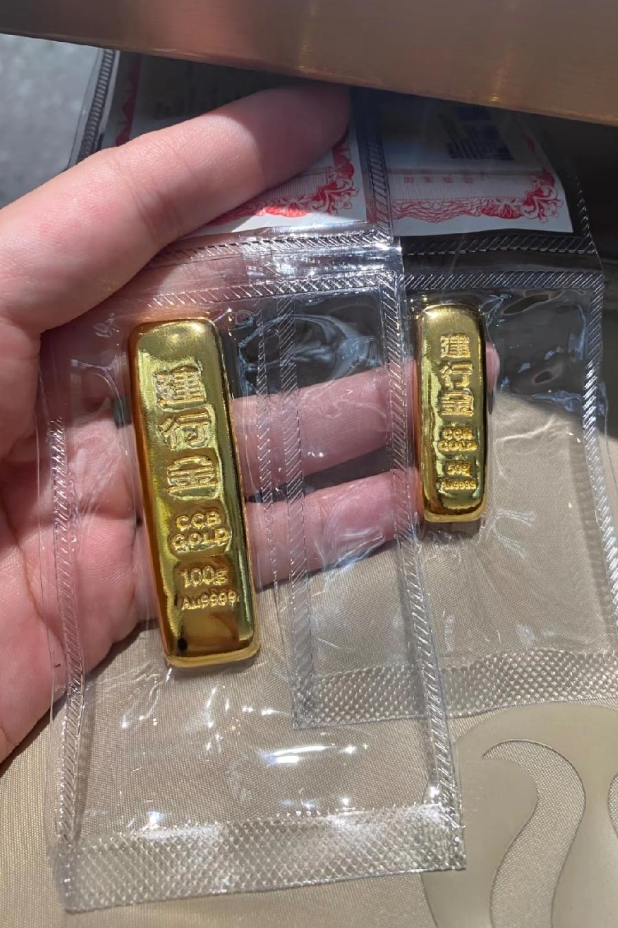 家里有存款，真的不能随便告诉人。前几天我和两个初中同学聚会，聊了近况，我说自己