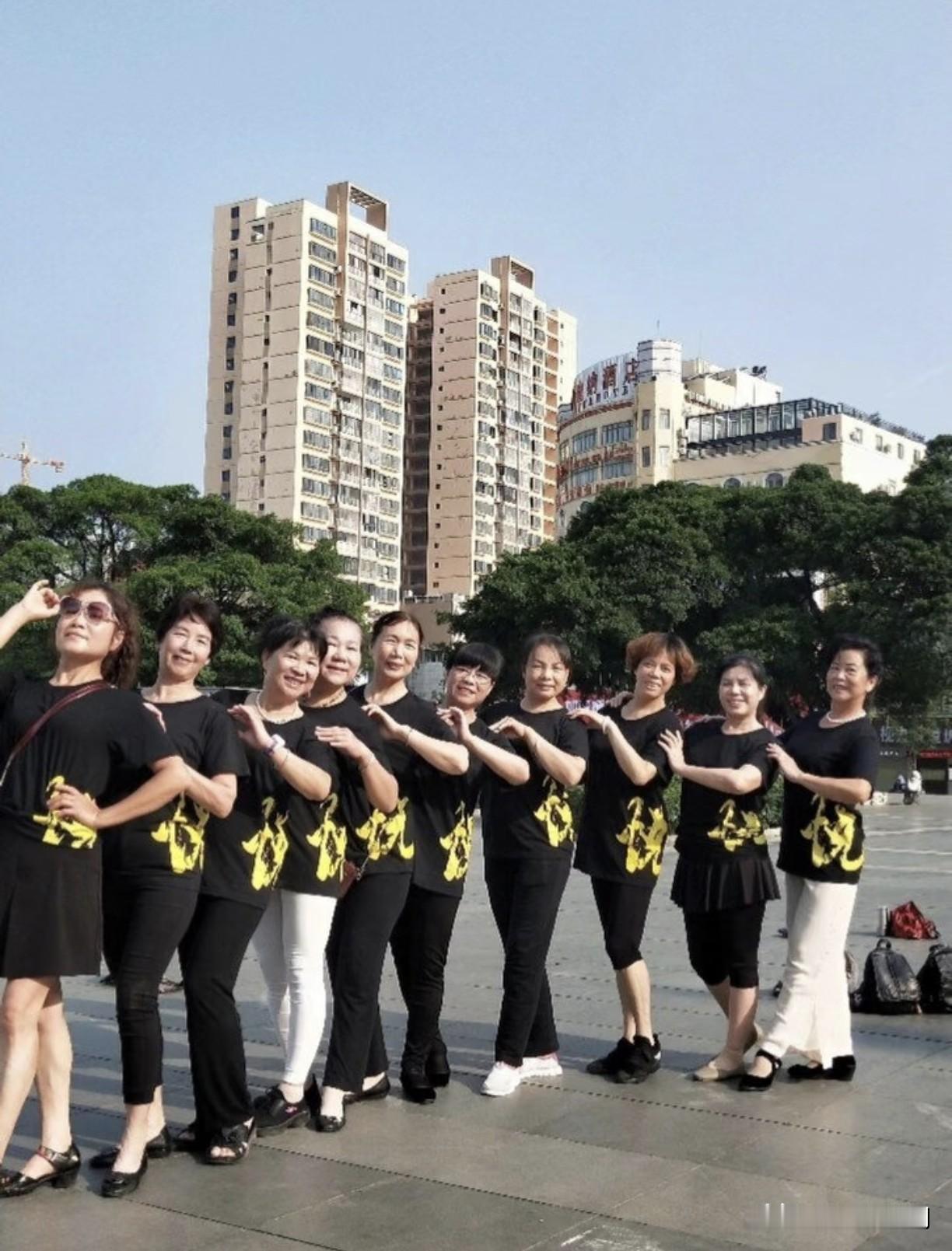 有个女网红透露了很多女人的心声：“女人到了四五十岁这个年龄，多少是有点尴尬了。想