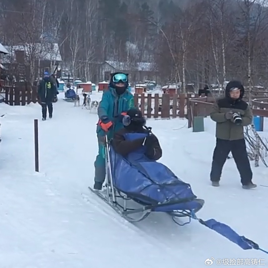 真给我笑急眼了我第一次知道坐这个是什么姿势