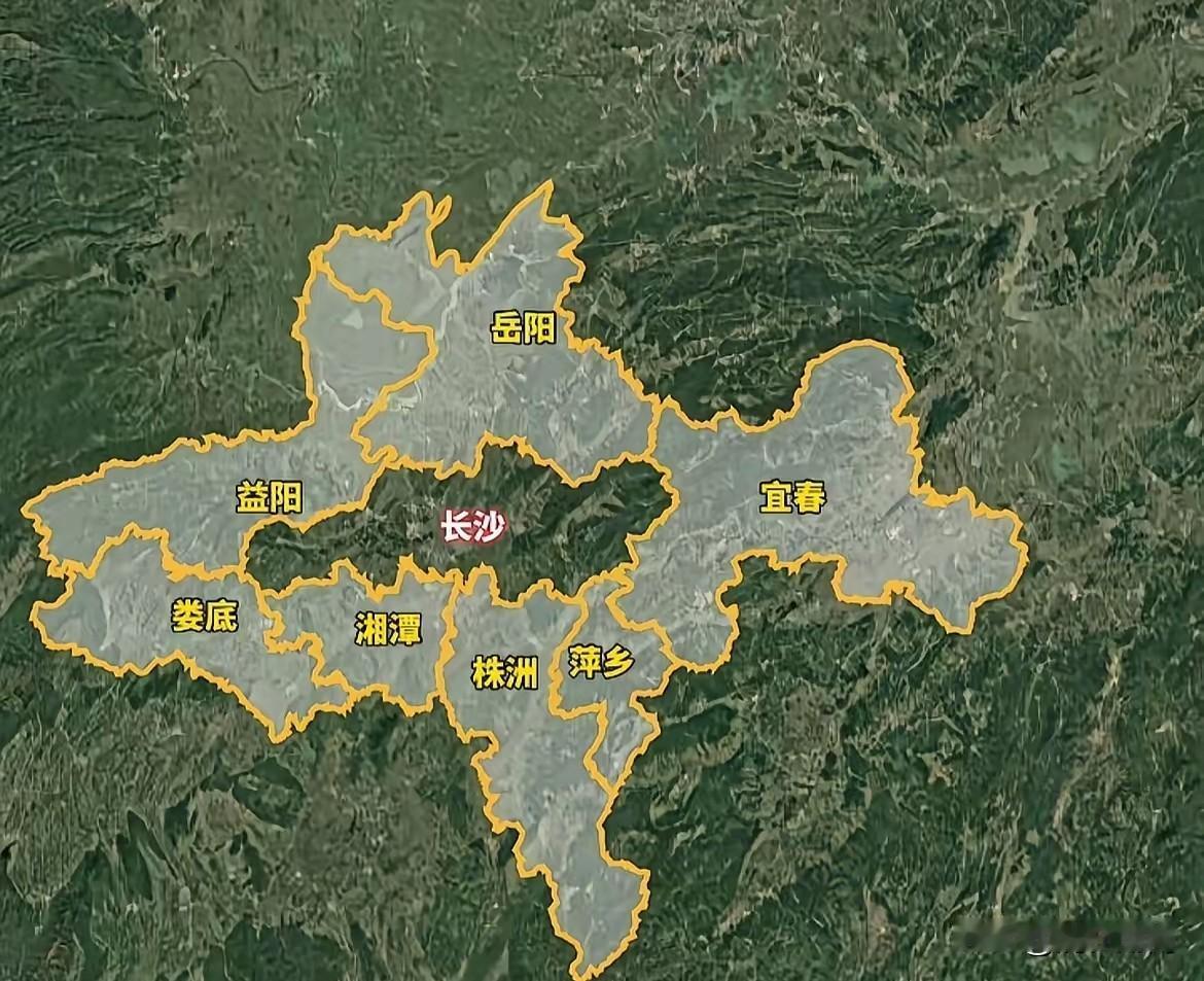 难怪长沙可以影响江西城市！从区位来讲，长沙位于湖南东部，和江西萍乡，宜春接壤！