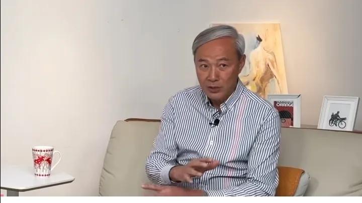 “宁可开的士都不回tvb，一个月给我开300块不是侮辱我？”tvb老戏骨陈荣峻