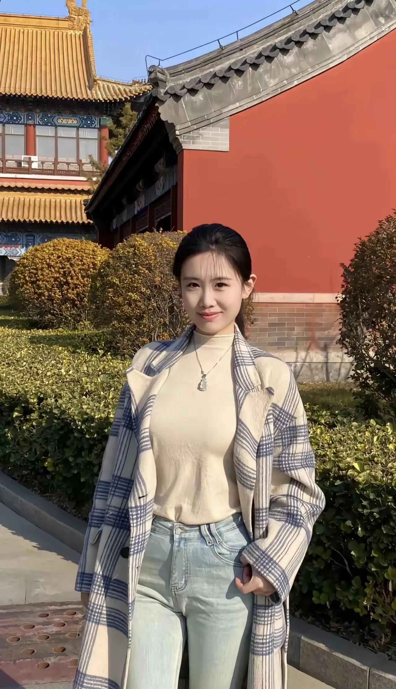 打卡故宫红墙，秋日穿搭。