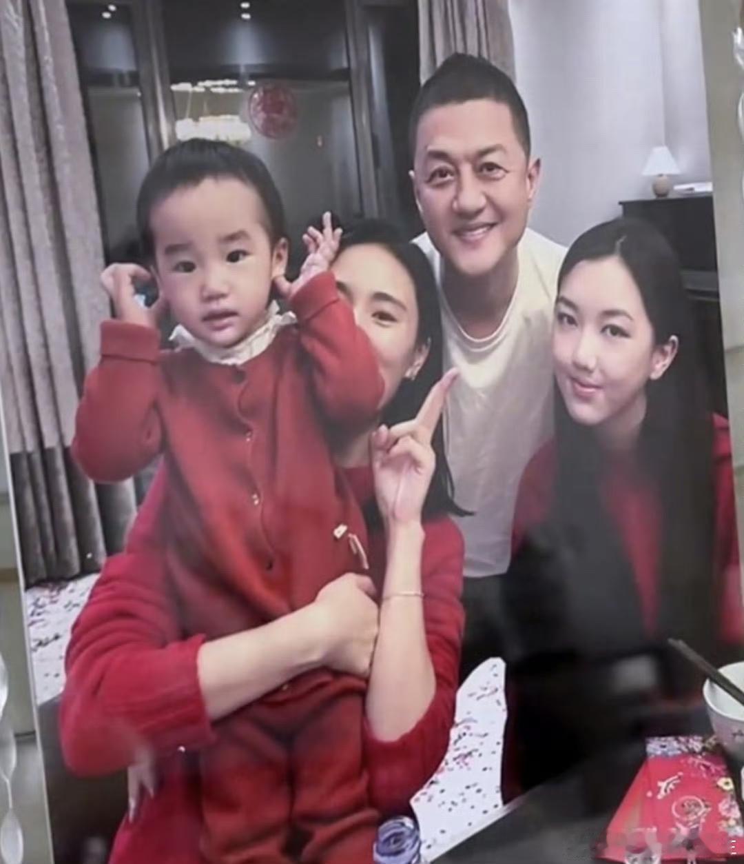 海哈金喜曾谈自己与继女李嫣的关系，大方表示两人的关系像好姐妹，这话确实不是客套话