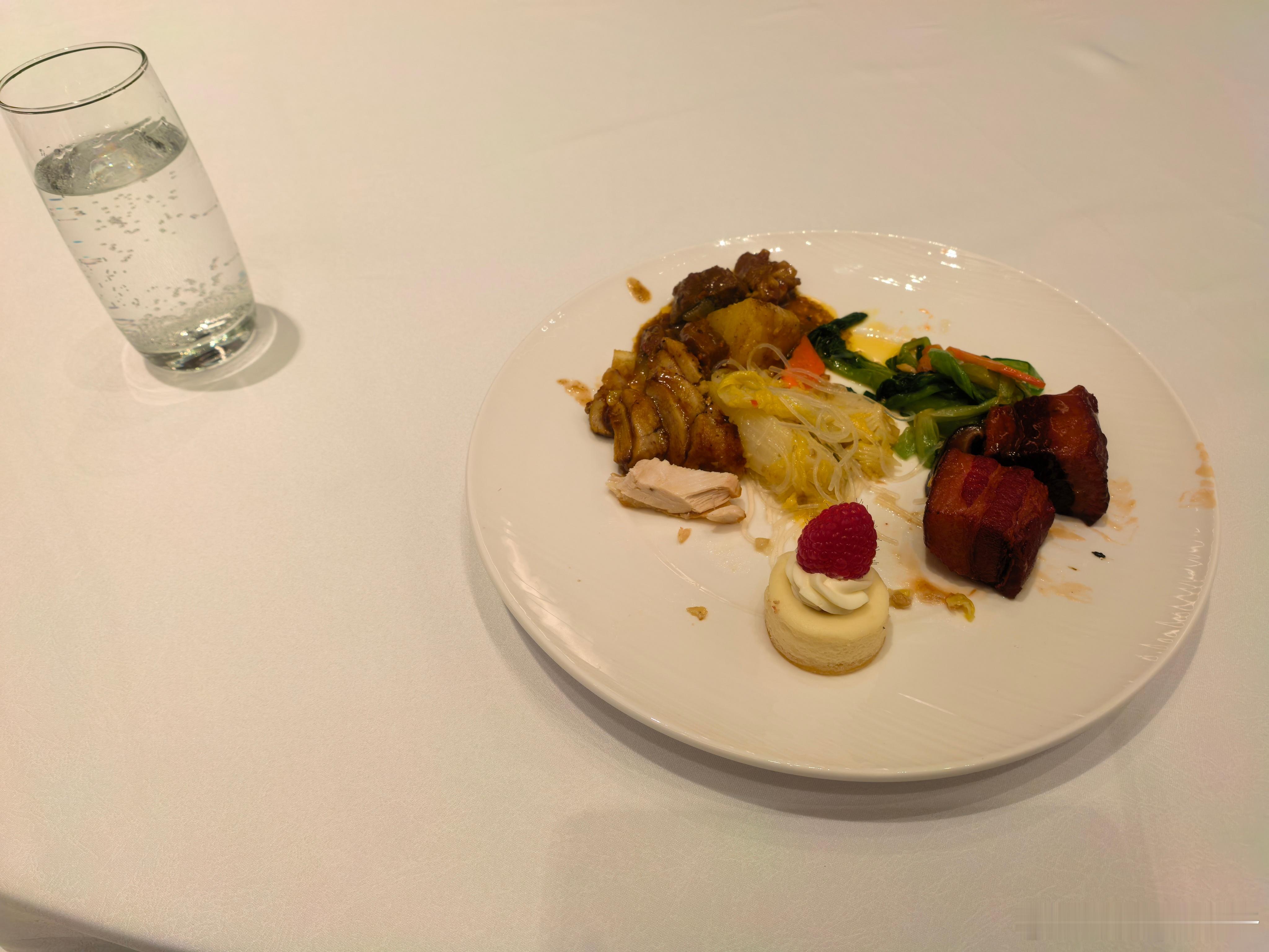 刚吃过饭，继续吃[笑着哭][笑着哭][笑着哭]​​​